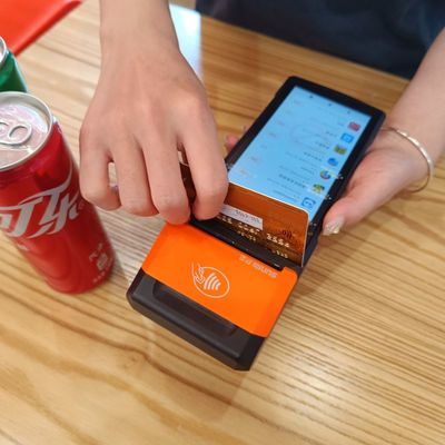 Integrated Camera 5.5 Touchscreen POS Terminal Payment With 2540mAh Battery